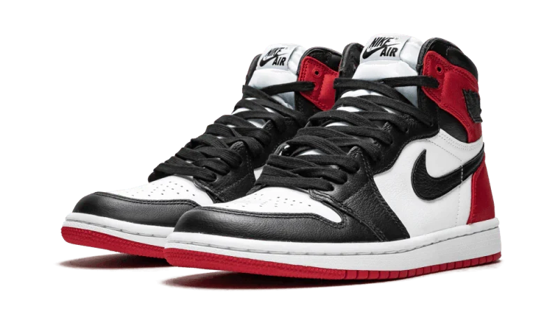 Air Jordan 1 High Satin Black
